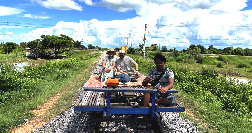 Siem Reap to Battambang: Bamboo Train and Bat Cave