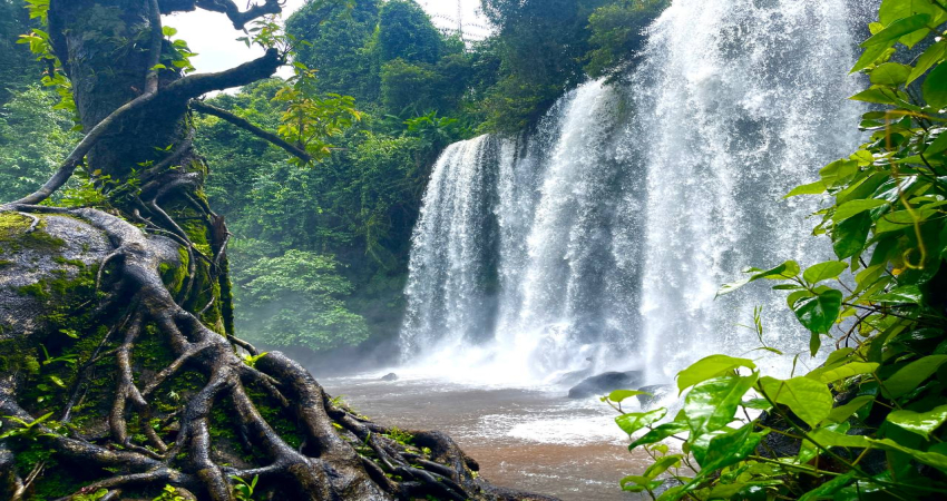 Banteay Srei, Kulen Waterfall and Beng Mealea Small-Group Tour